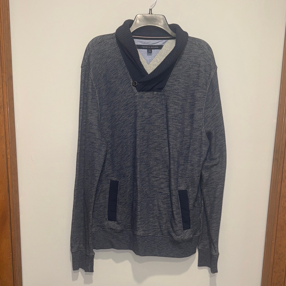 Tommy Hilfiger NWT Size L V-Neck Sweat Outfit in Charcoal and Navy